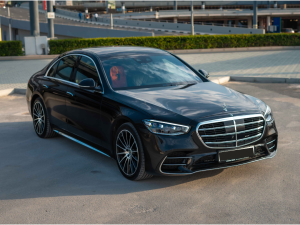 Mercedes S500 black 2022