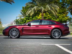 Panamera maroon 2022